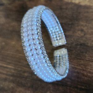 Stretch pearl crystal bangle bracelet